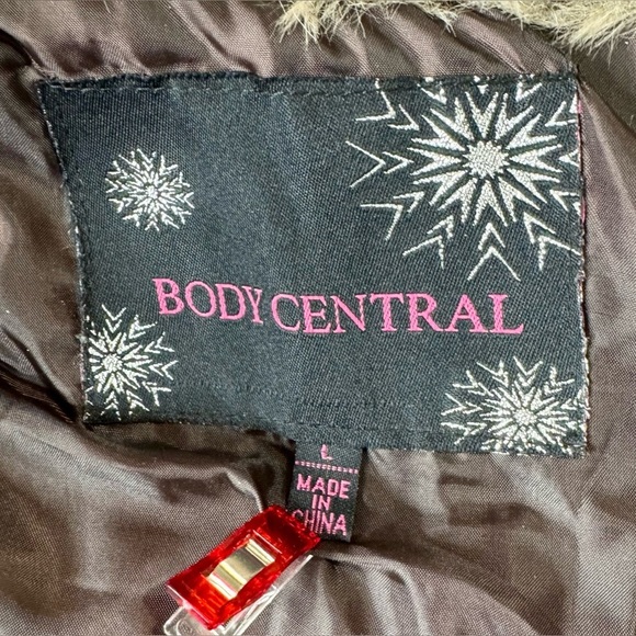 Body Central Faux Fur Lined Vest – Size L - Picture 4 of 7